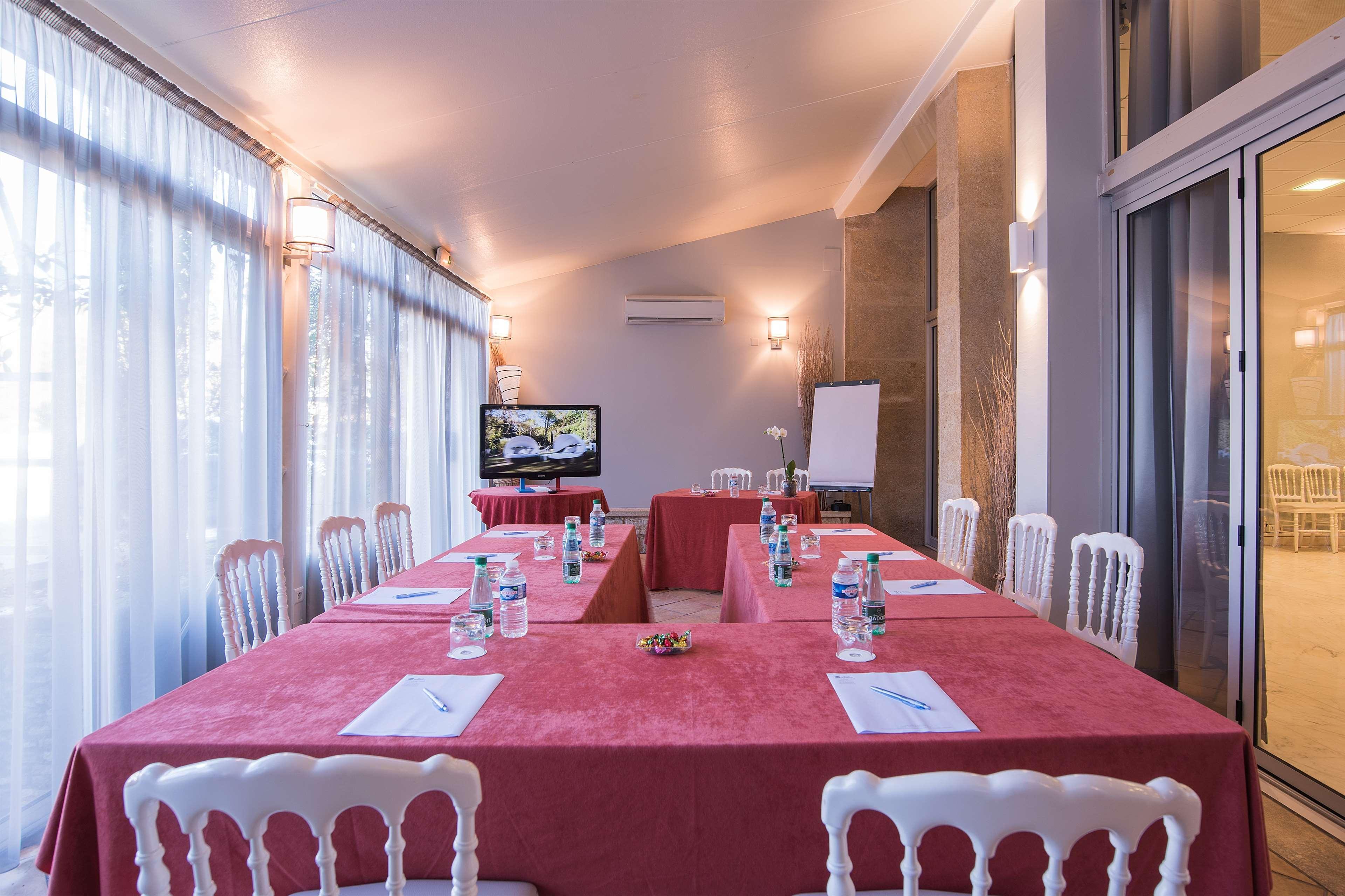 Best Western Sevan Parc Hotel Pertuis Eksteriør billede