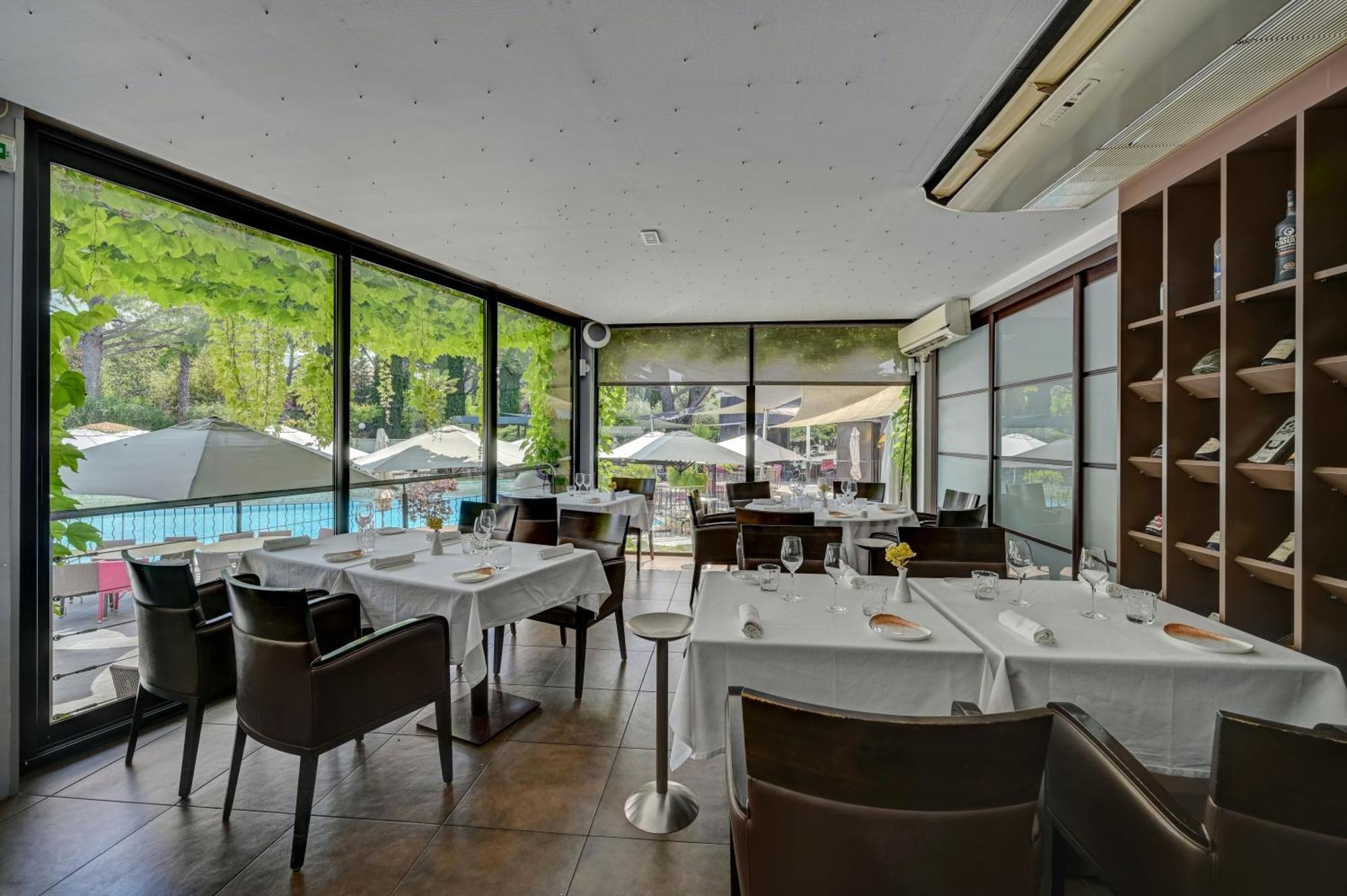 Best Western Sevan Parc Hotel Pertuis Eksteriør billede