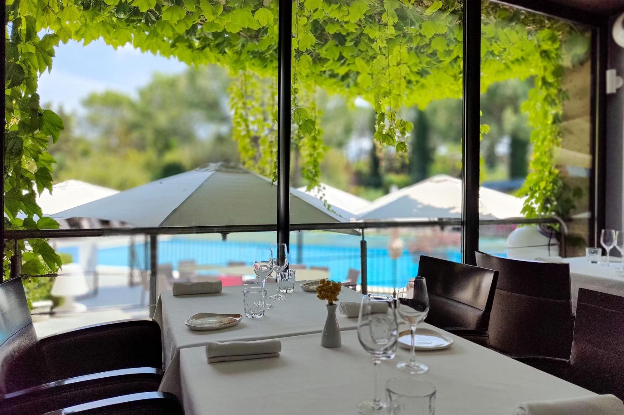 Best Western Sevan Parc Hotel Pertuis Eksteriør billede