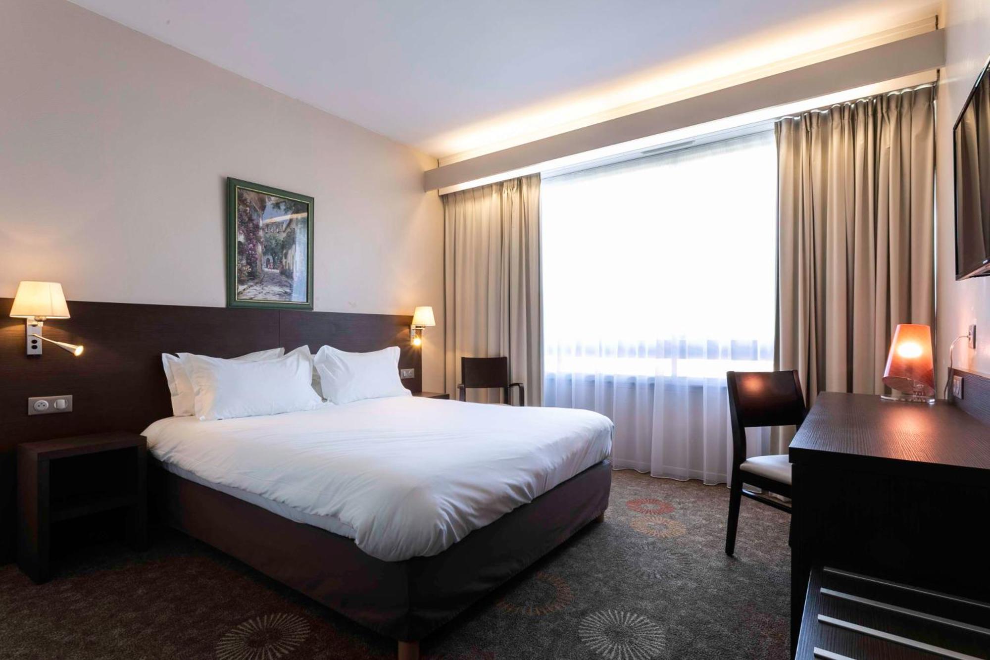 Best Western Sevan Parc Hotel Pertuis Eksteriør billede