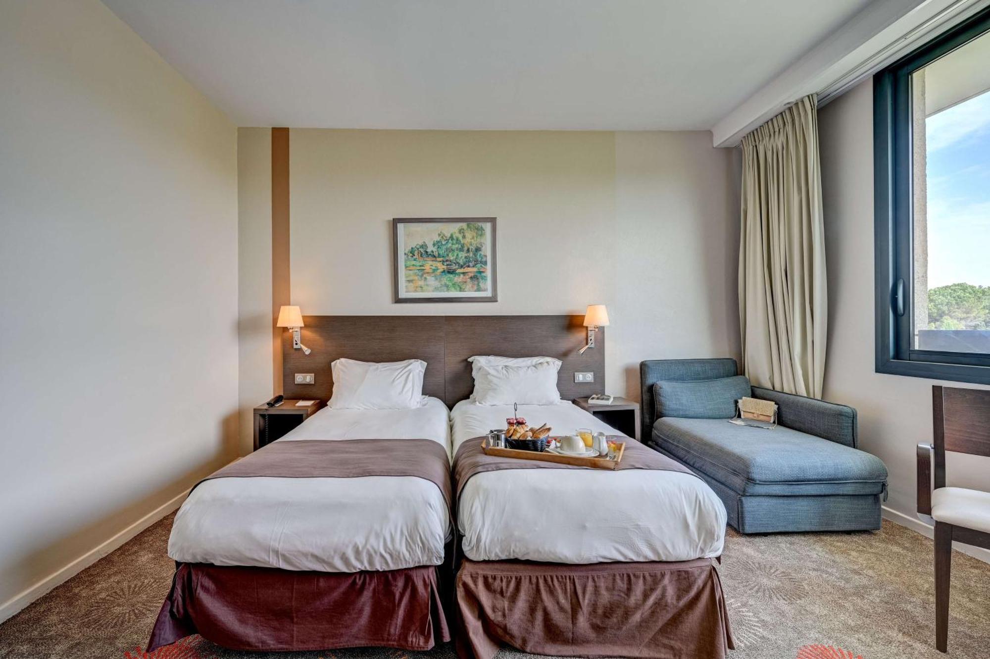 Best Western Sevan Parc Hotel Pertuis Eksteriør billede