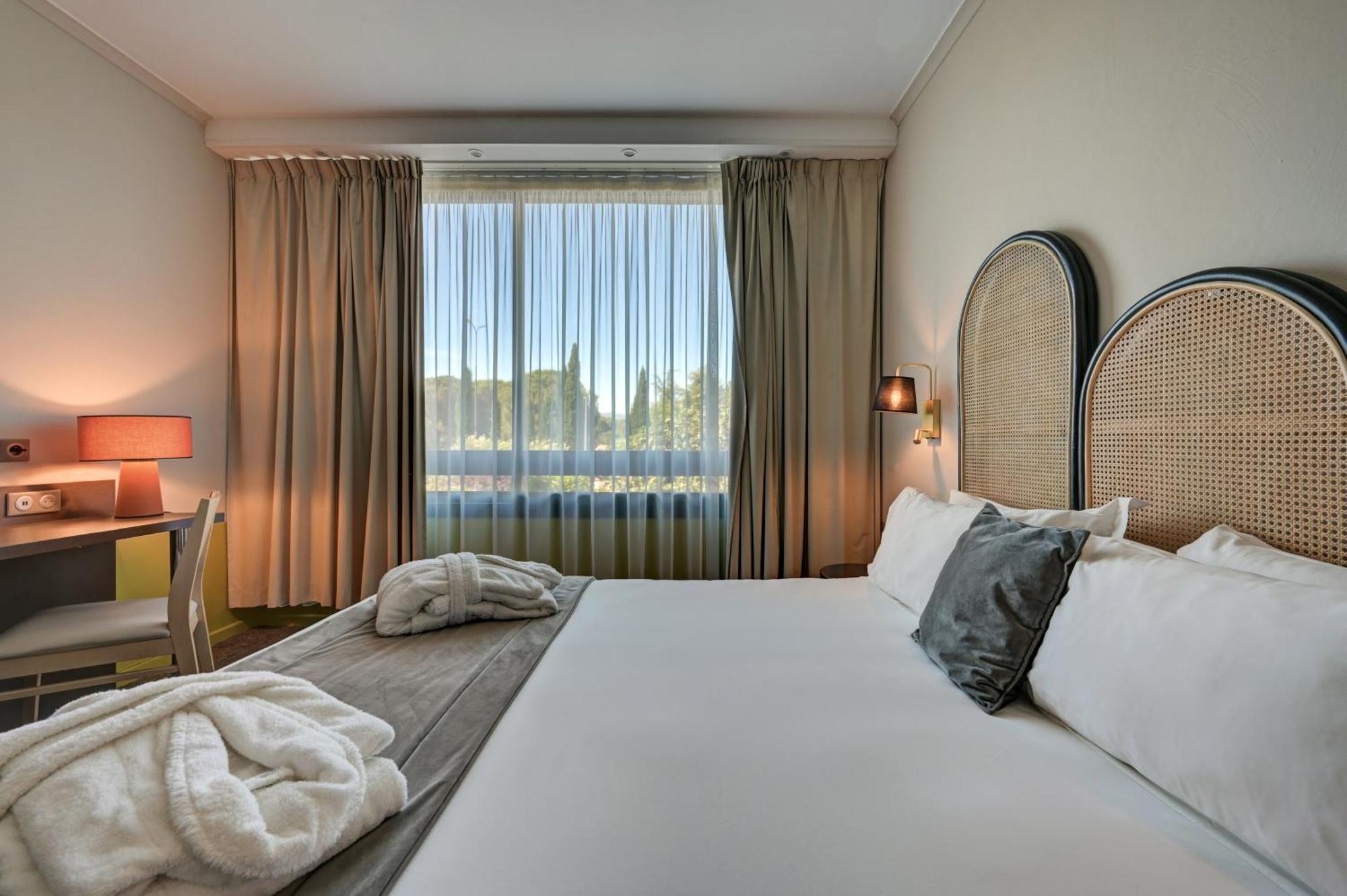 Best Western Sevan Parc Hotel Pertuis Eksteriør billede